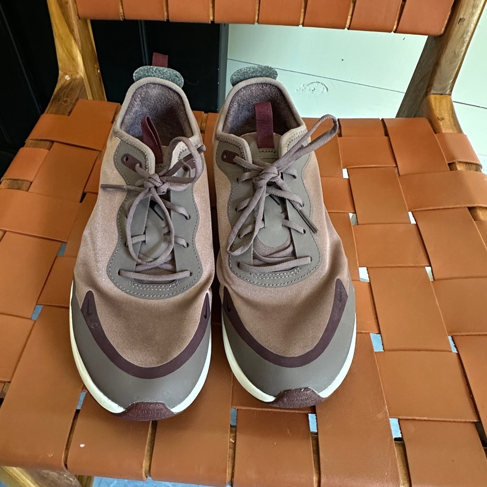 Nike Air Max Dia - Worn once!